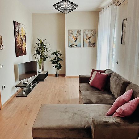 Cozy Rooftop Apartment - Your Home, Away From Home! Тирана Екстериор снимка