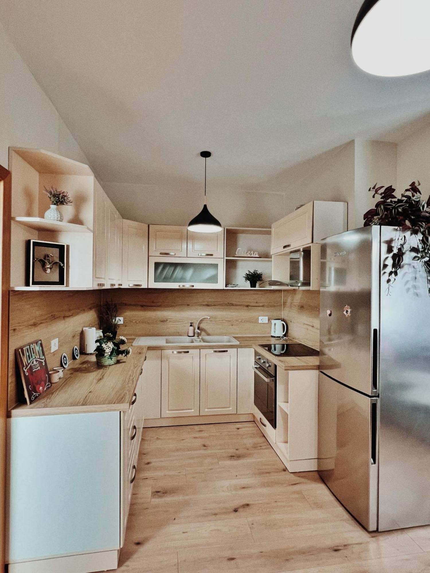 Cozy Rooftop Apartment - Your Home, Away From Home! Тирана Екстериор снимка