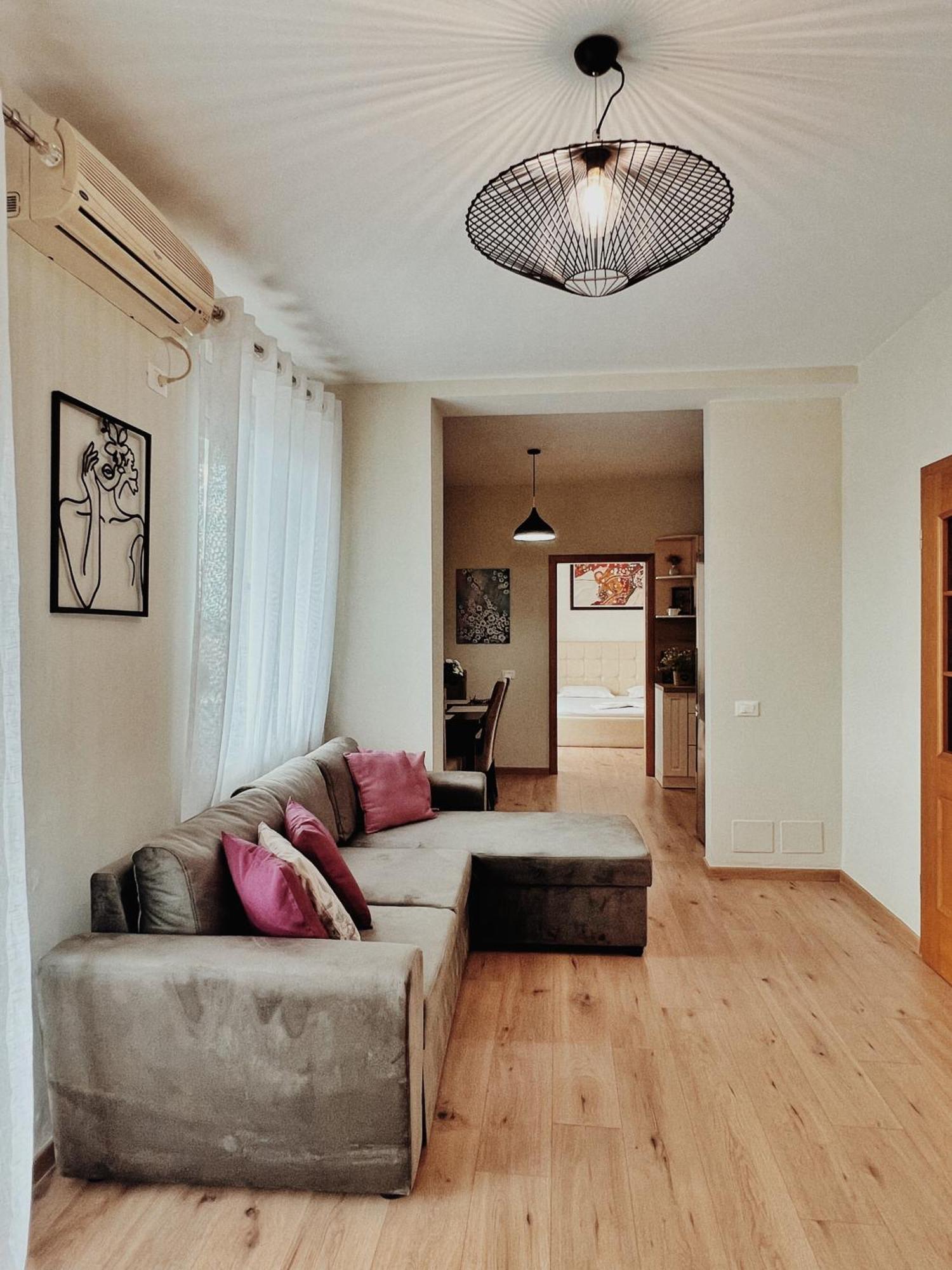 Cozy Rooftop Apartment - Your Home, Away From Home! Тирана Екстериор снимка